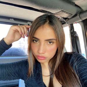 Meet your Posher, Alexia